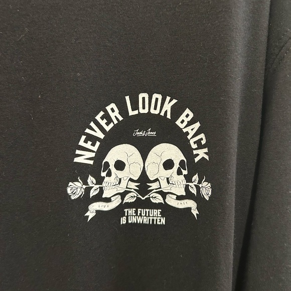 NWOT Jack & Jones Never Look Back Tee - Picture 2 of 4